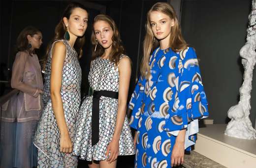 中文字幕按摩做爰